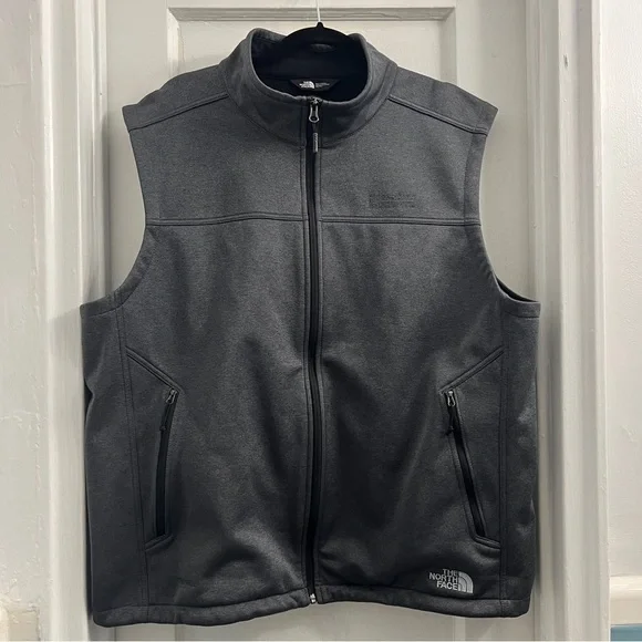 The North Face Ridgeline Soft Shell Vest, XXL deep grey full zip - Picture 2 of 9